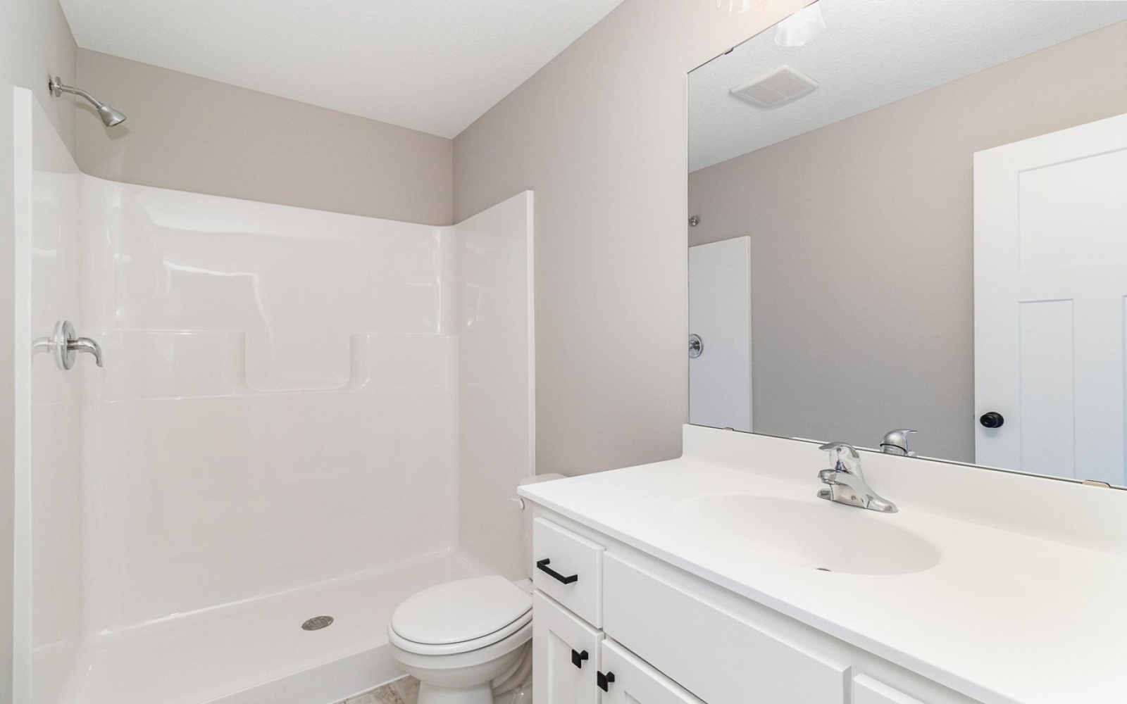 724 Margaret LN Isanti 