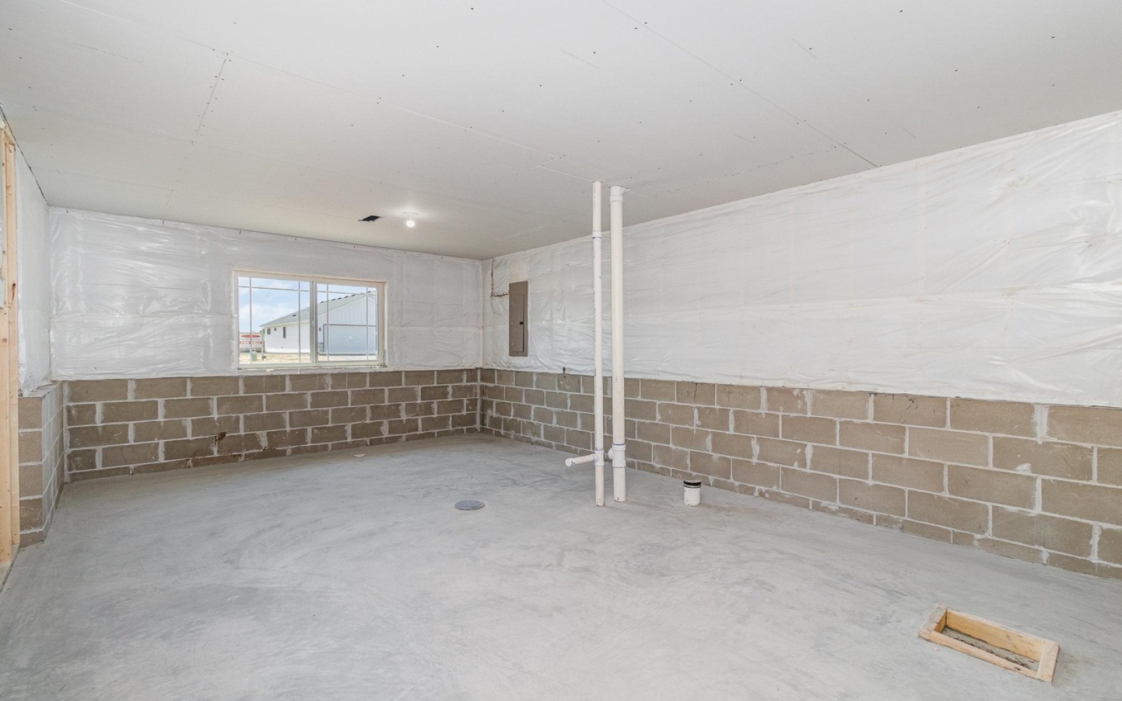 724 Margaret LN Isanti 