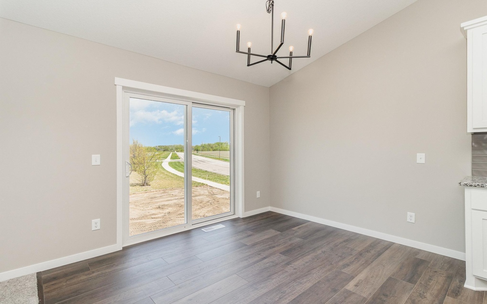 724 Margaret LN Isanti 